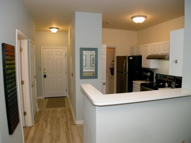 Building Photo - 1600 Long Grove Dr