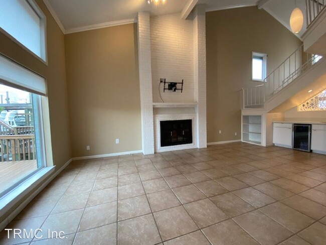 Building Photo - 3 br, 3.5 bath House - 13731 TAJAMAR CT.