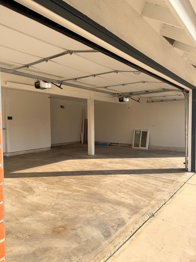 Foto del edificio - 15782 Butterfield St