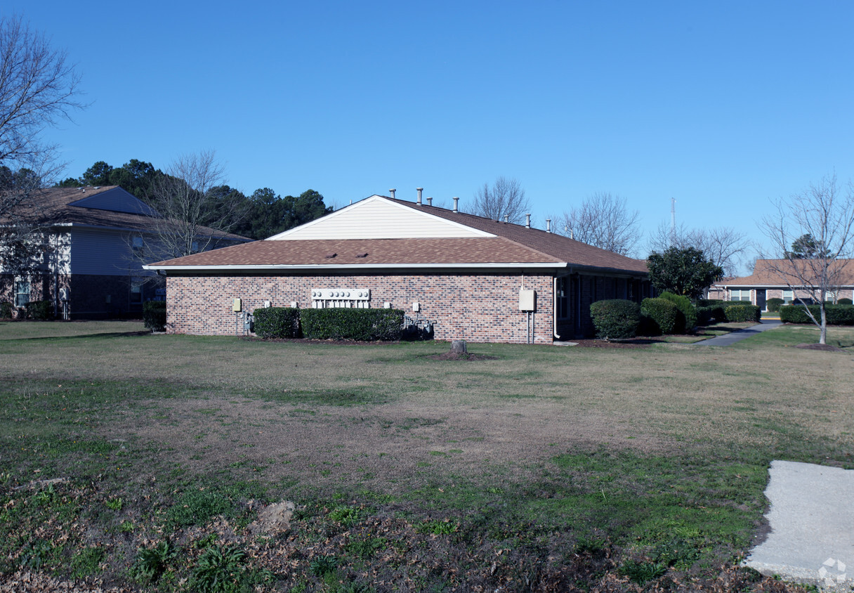 Building Photo - Sandygate Village Apartments