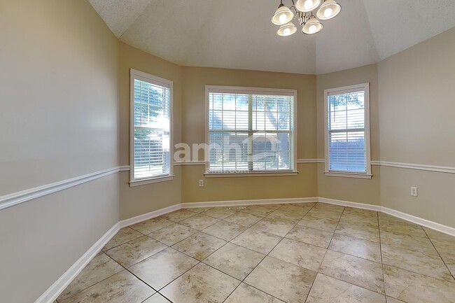 Building Photo - 13148 Braybourne Pky