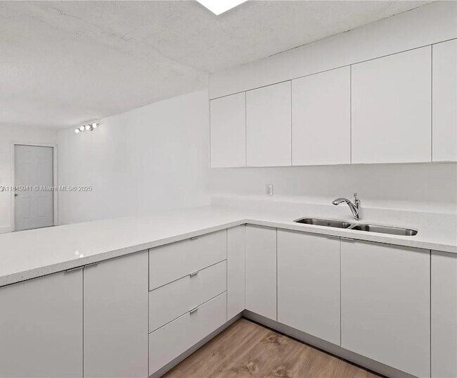 Foto del edificio - 805 NW 13th St