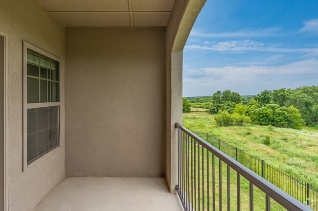 F - 2BD+DEN/2BA - Lone Oak Apartments