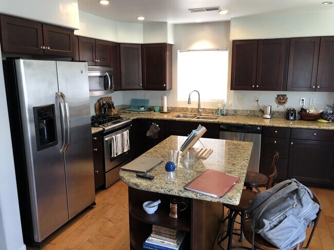 Building Photo - 4685 Idaho St