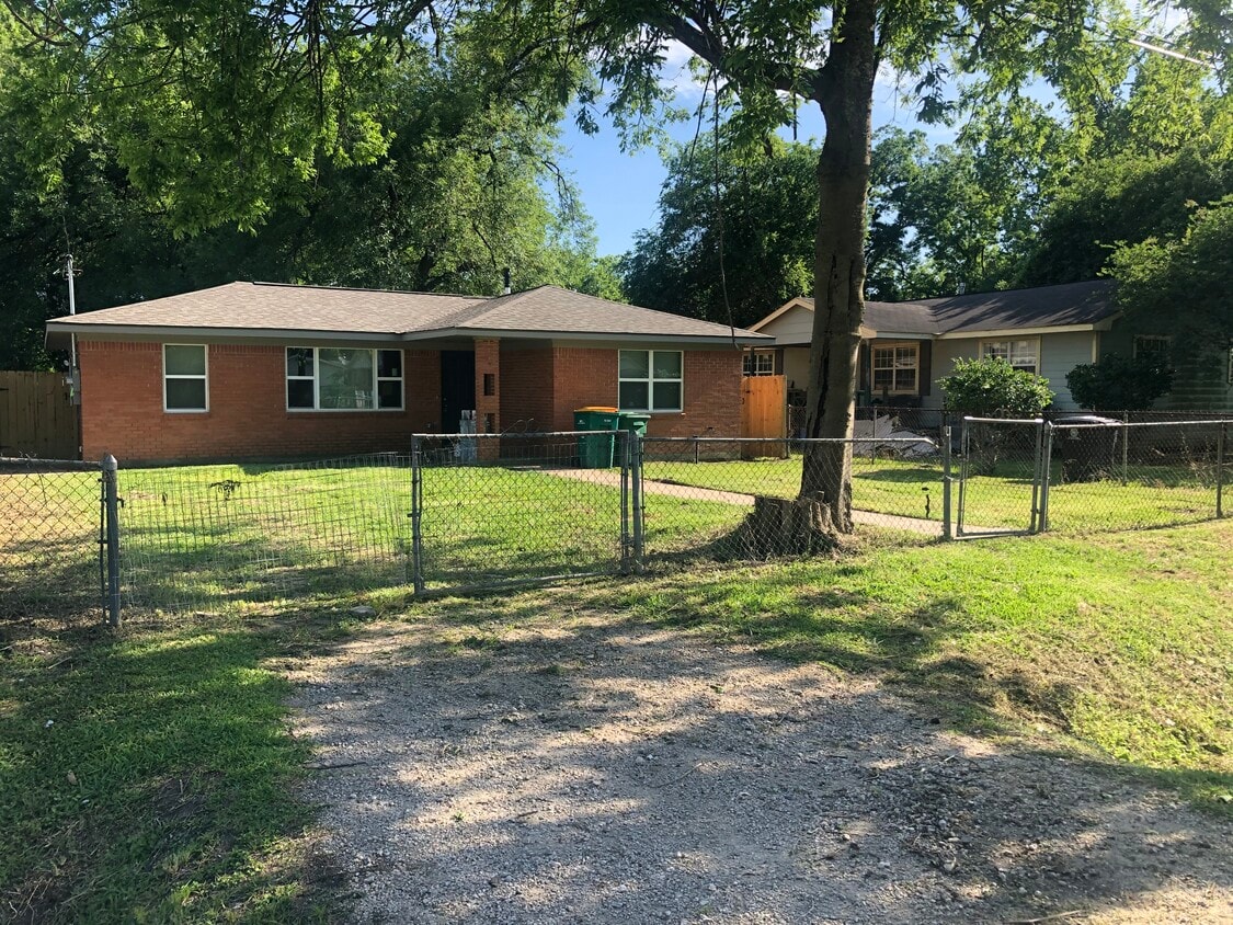 Primary Photo - 4008 Vaughn Street