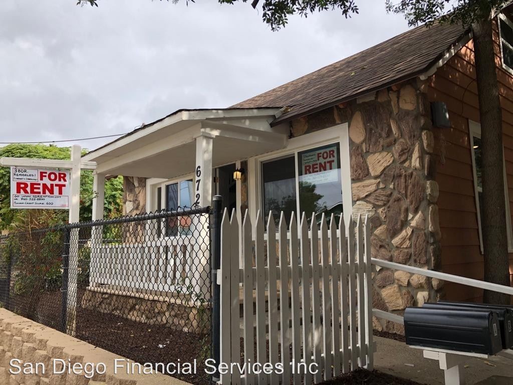 Primary Photo - 2 br, 1 bath House - 672 N. Grape St. - house