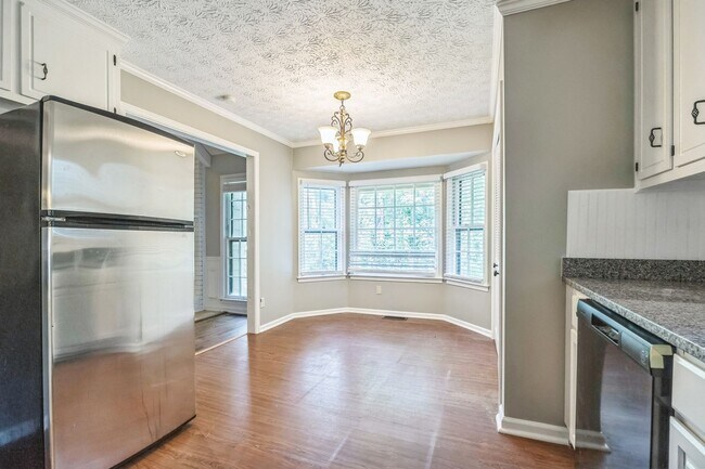 Foto del edificio - Spacious 4BR House in Roswell -Mountain Pa...