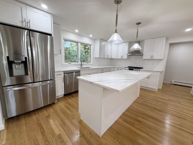 Building Photo - 5 Middle St