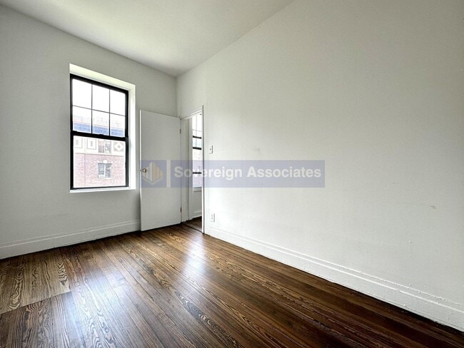 Building Photo - 186 Claremont Ave