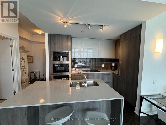 Photo du bâtiment - 170-170 Avenue Rd