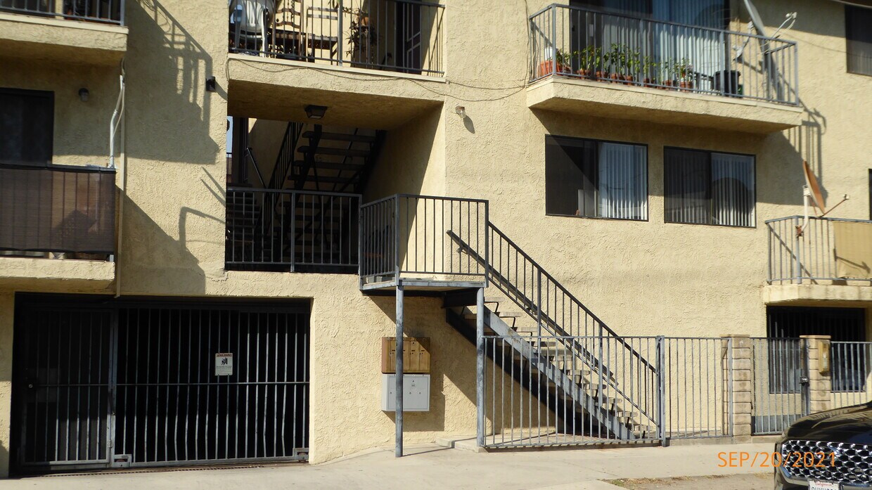 Primary Photo - 6201 Whitsett Ave