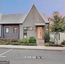Building Photo - 10866 Serenbe Ln