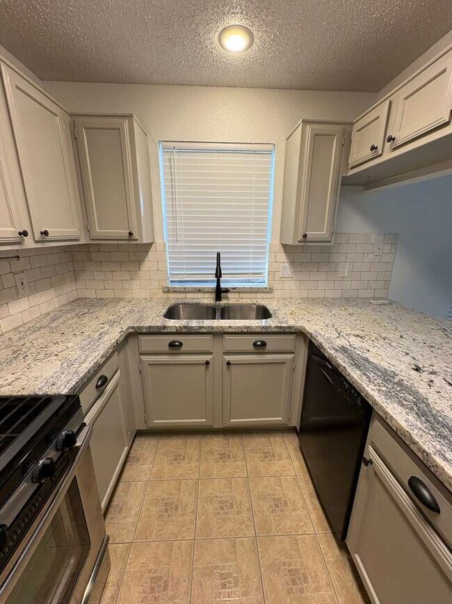 Foto del edificio - 4007 Issacks Way