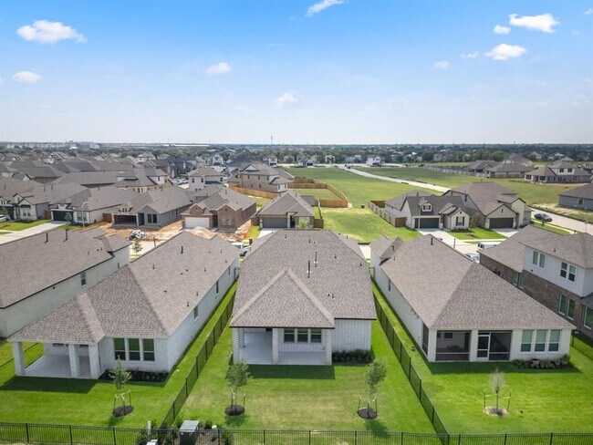 Foto del edificio - 7619 Coral Lk Dr