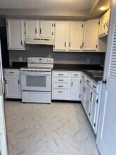 Building Photo - 304 E Mefford St