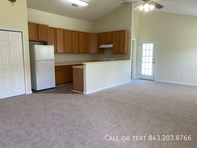 Building Photo - 202 Saturn Ct
