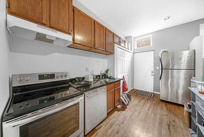 Foto del edificio - 2946 N Lincoln Ave