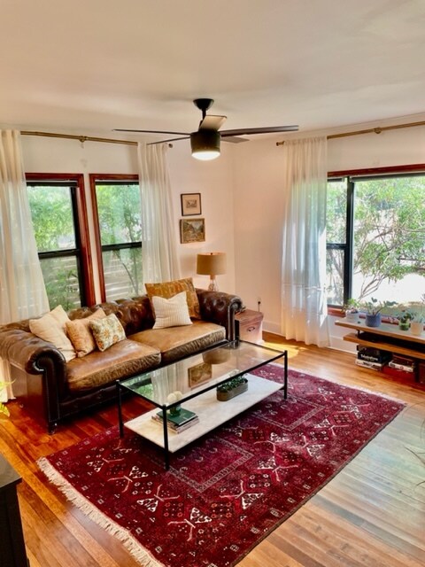 Foto del edificio - 3006 Govalle Ave