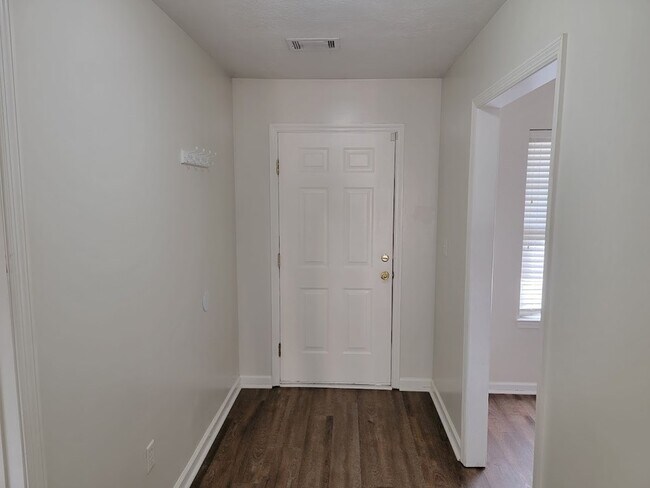 Building Photo - 1406 Anna Way