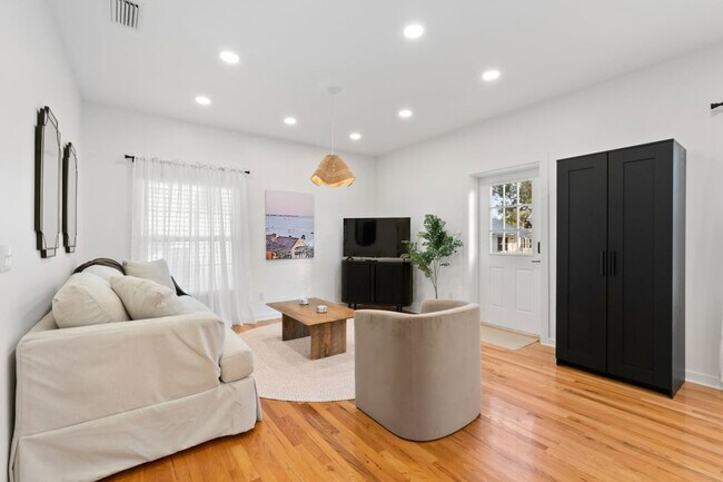 Building Photo - 27 Old Mission Ave