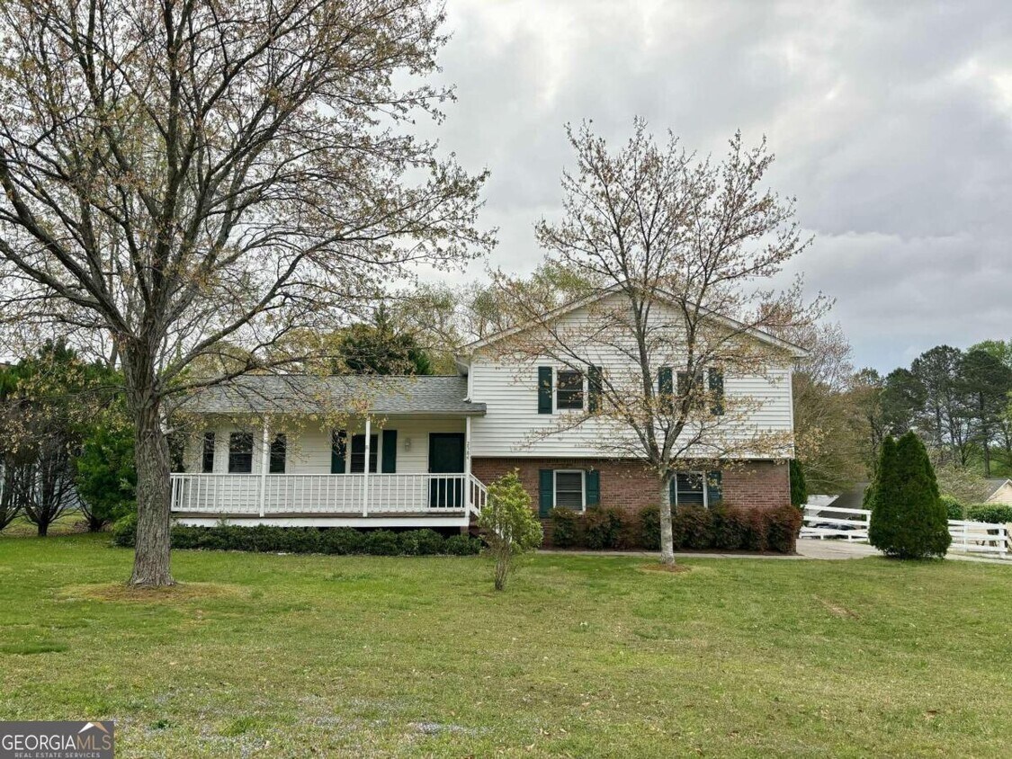 2584 Gravitt Rd NW, Duluth, GA 30096 House Rental in Duluth, GA