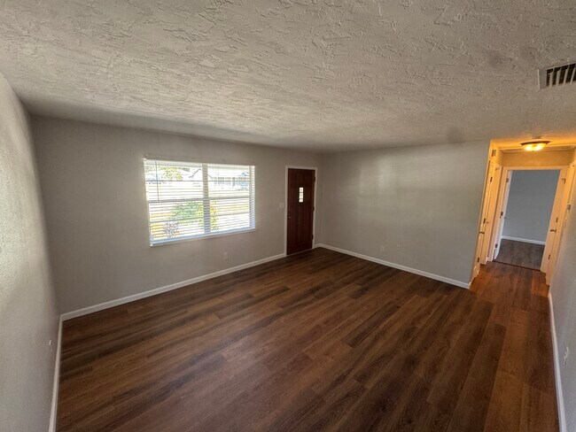 Foto del edificio - 438 80th Ave N