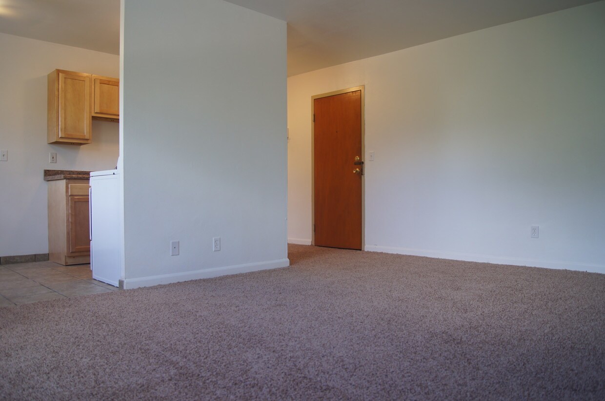 Primary Photo - 725 SE 8th Ave