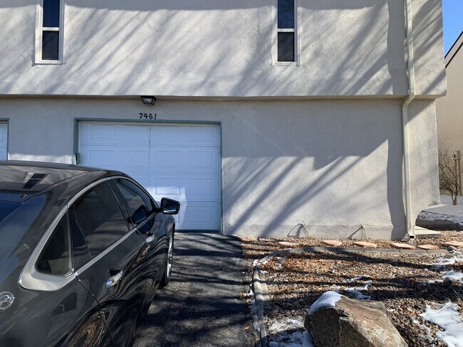 Foto del edificio - 7461 Prairie Rd NE