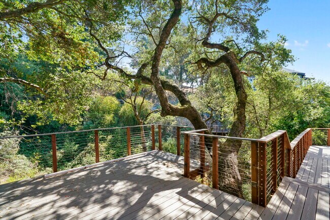 Building Photo - 3729 Brunell Dr