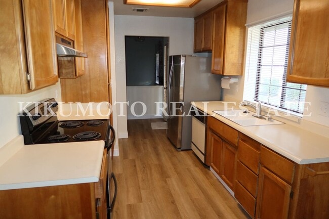 Photo - 900 Gulfwind Way House