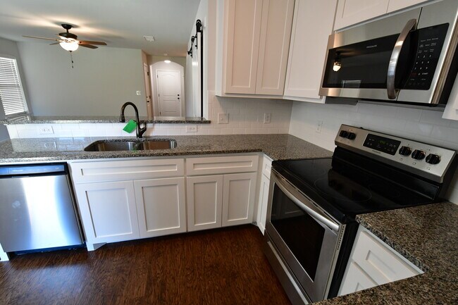 Foto del edificio - 213 W Forest Ave