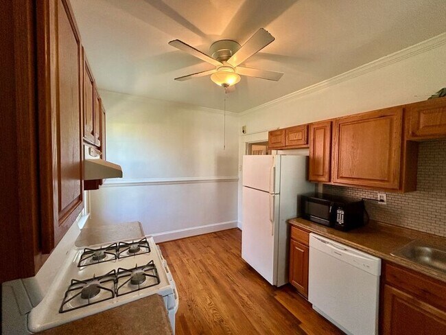 Building Photo - 3116 Barton Ave