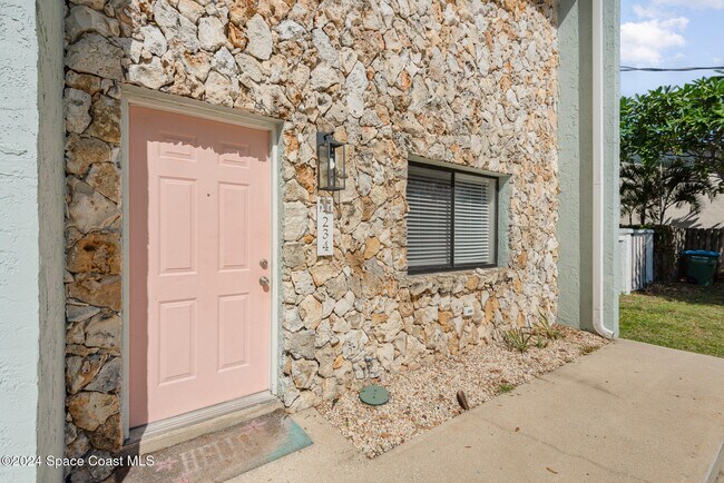 Building Photo - 234 Chandler St