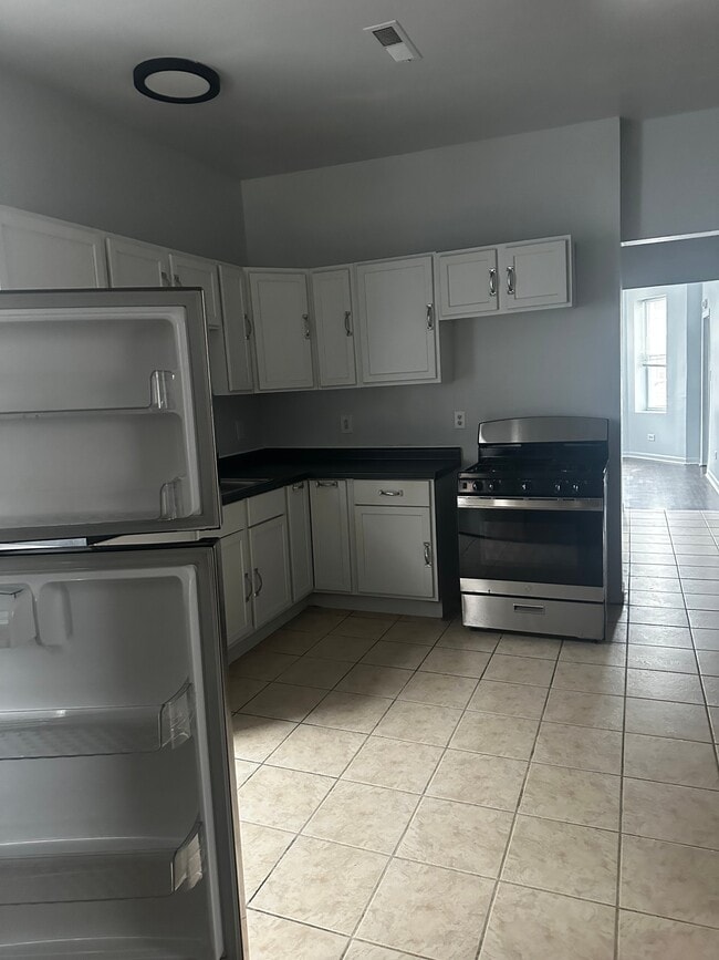 Building Photo - 4142 W 21st St