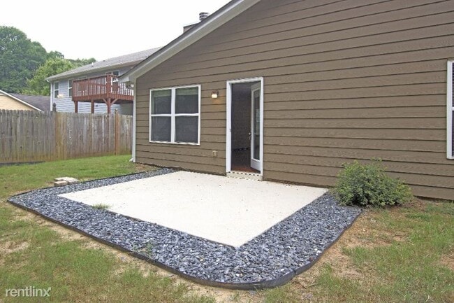 Building Photo - 3 br, 2 bath House - 462 Walnut Woods Dr