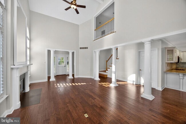 Foto del edificio - 563 Gramercy Ln