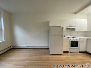 Building Photo - 1539 Beacon St