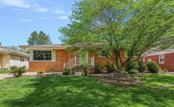 Building Photo - 2125 Brentwood Dr
