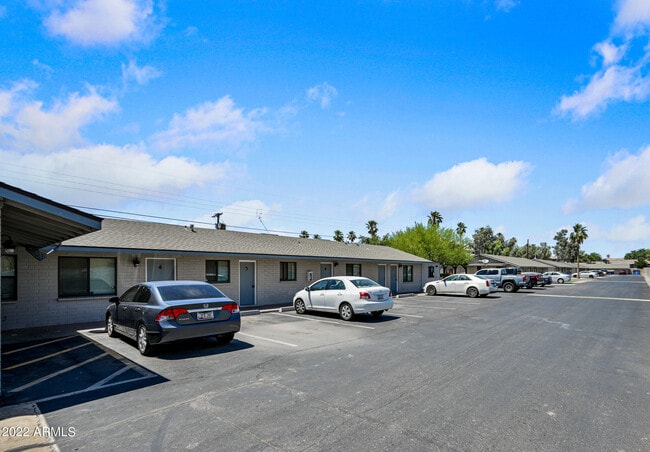 Foto del edificio - 1744 W Glendale Ave