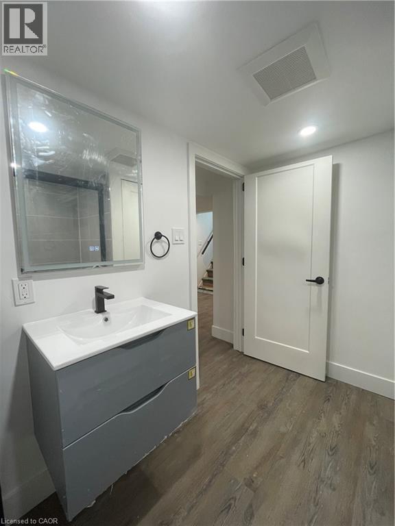 Photo du bâtiment - 246 E 31st St