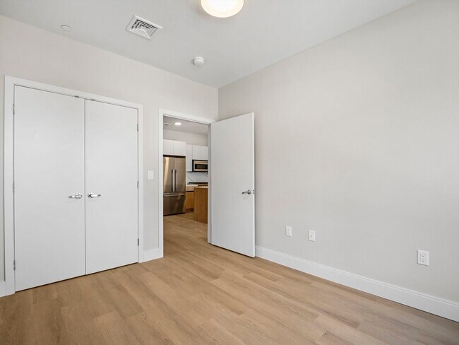 Foto del edificio - 249 Corey Rd