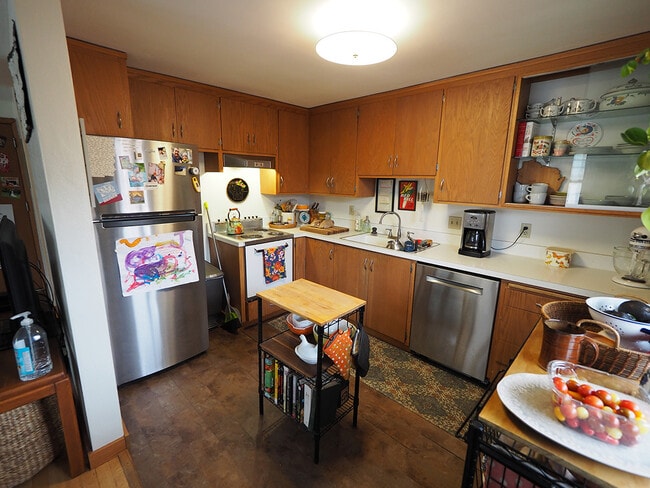 Building Photo - 605 N Midvale Blvd