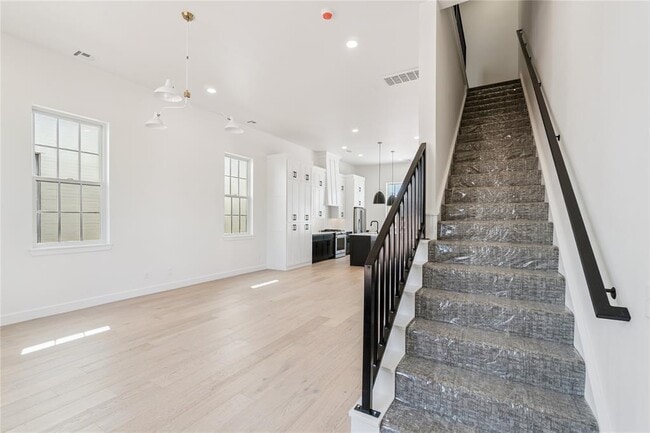 Building Photo - 18814 Selah Wy