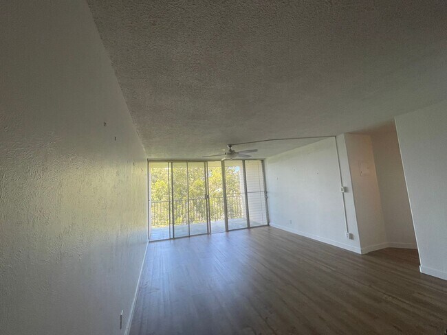 Building Photo - $2400 NORTHBROOK-MELEMANU WOODLANDS 2BR/1B...