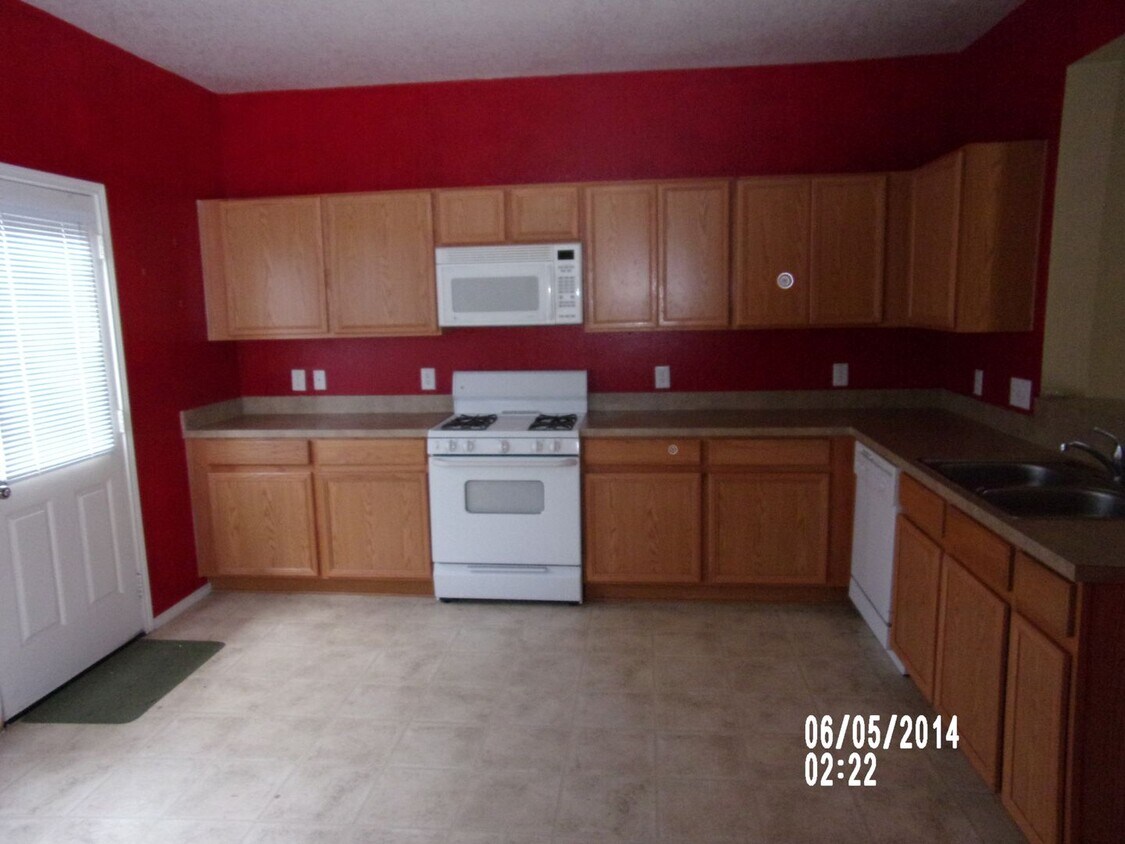 Foto del edificio - Cute townhome ready for new tenant!