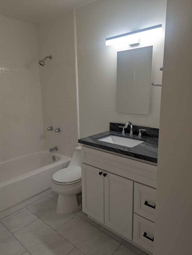 hall bath room - 8195 Eastport Dr