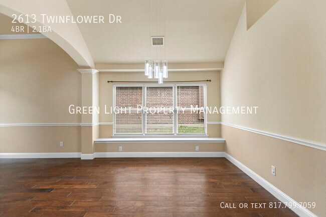Foto del edificio - 2613 Twinflower Dr