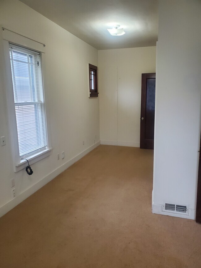 Dormitorio principal, segunda vista - 1226 Blaine Ave