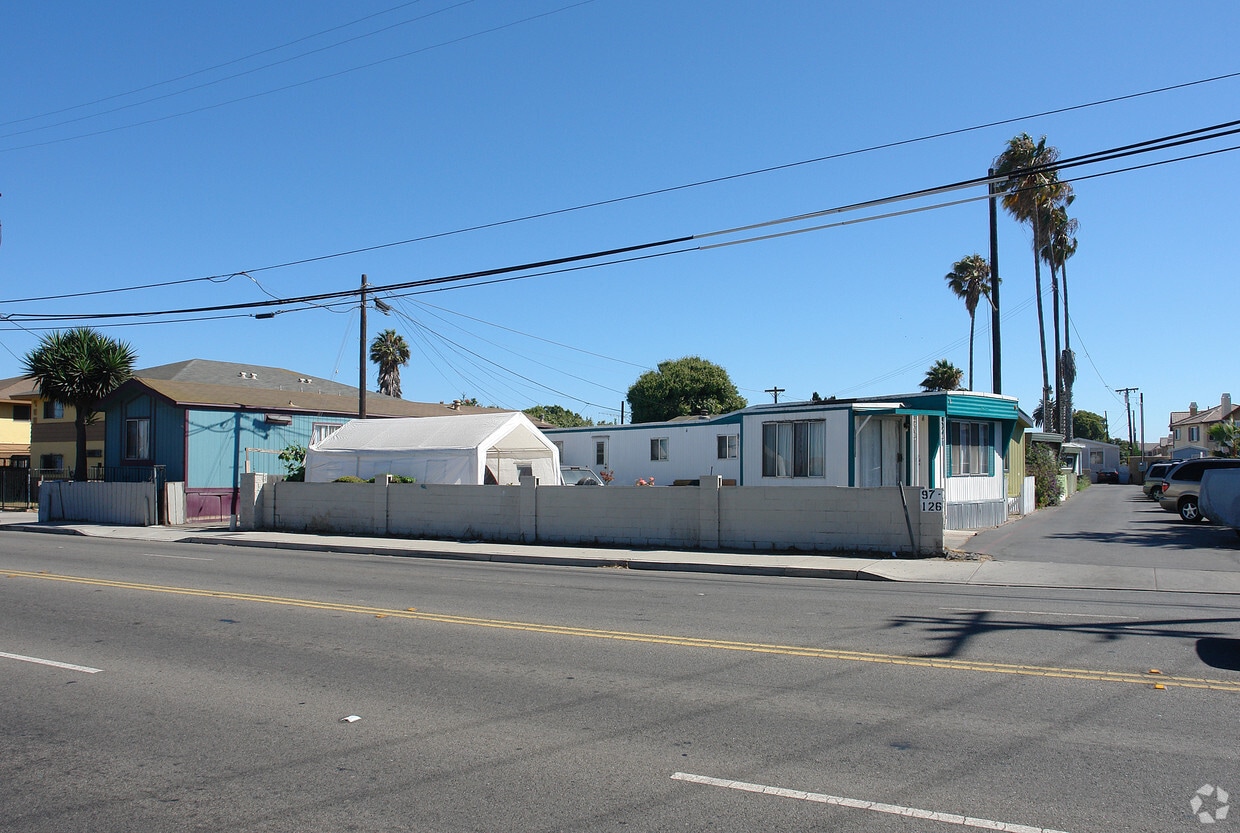 Building Photo - 250 E Pleasant Valley Rd