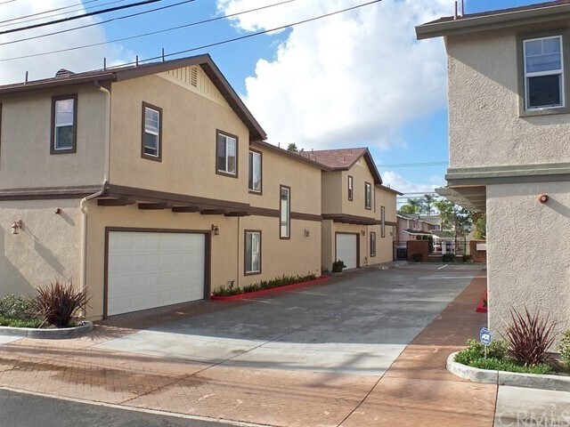 Foto del edificio - 8758 Walker St